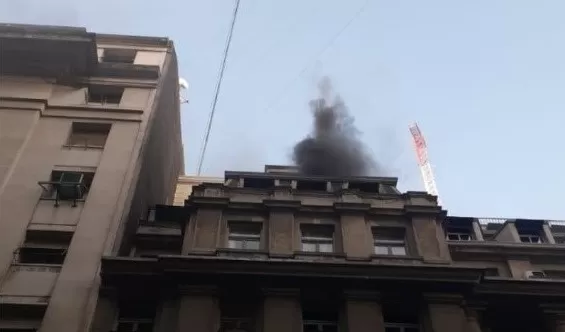 Los bomberos evacuaron el edificio del Ministerio de Economía