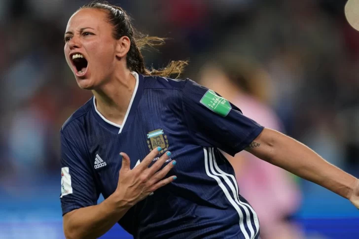 El fútbol femenino está cada vez más profesionalizado según la FIFA