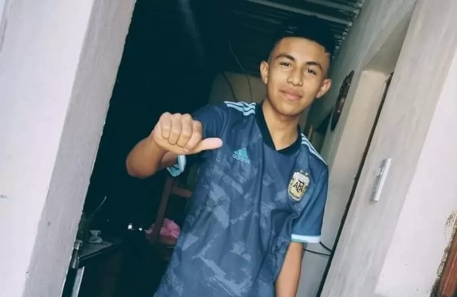 Pesar a horas del debut de Argentina en el Mundial: murió un futbolista juvenil en Salta Pesar a horas del debut de Argentina en el Mundial: murió un futbolista juvenil en Salta