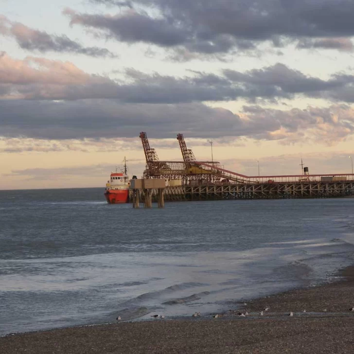 No alcanzó a frenar y provocó un choque No alcanzó a frenar y provocó un choque