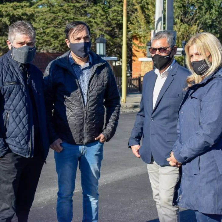 Pablo Grasso recorrió los avances de la avenida San Martín, una obra que “hace 20 años que no se arreglaba”