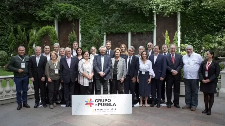 El Grupo de Puebla calificó la condena a Cristina Kirchner como un “vergonzoso ataque político, vestido de fallo judicial”