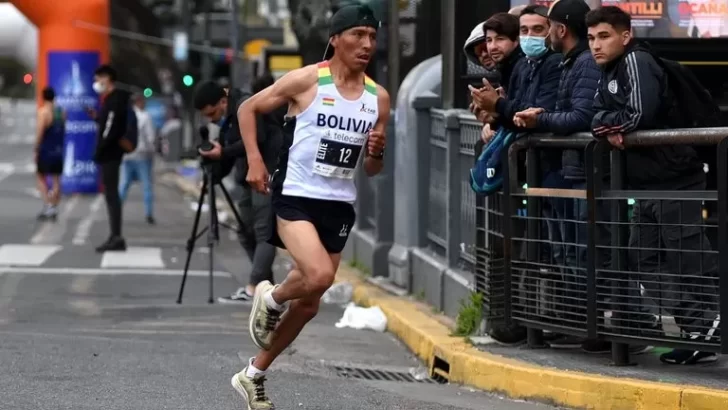 El boliviano Héctor Garibay ganó la Maratón Internacional de Buenos Aires y lo secundó un atleta de Chubut