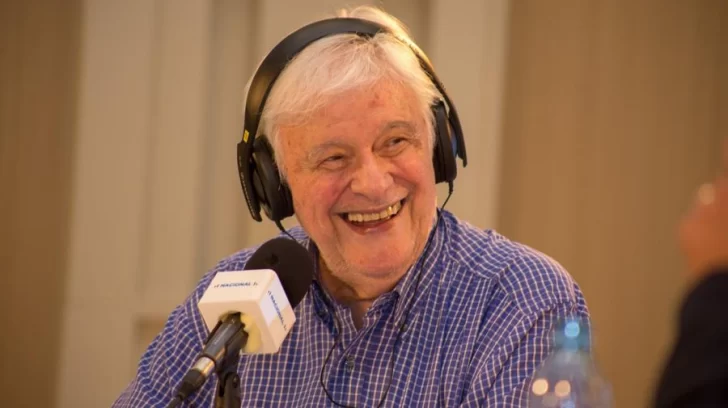 A los 82 años, Héctor Larrea anunció su retiro de la radio tras seis décadas de trayectoria