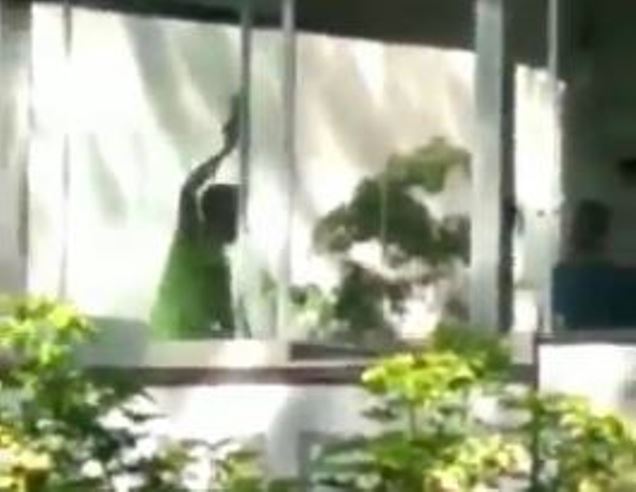 Video. Un hombre acuchilló a dos mujeres en una escuela de danzas y la Policía lo detuvo de un balazo