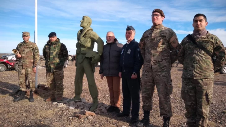 Caletenses autoconvocados  recordaron a héroe de Malvinas