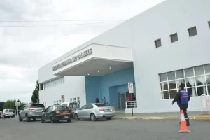 Río Gallegos: una mujer y una beba fueron hospitalizadas tras una caída Río Gallegos: una mujer y una beba fueron hospitalizadas tras una caída