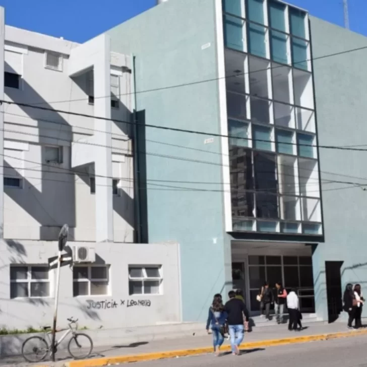 Dos mujeres atacaron con un destornillador a una empleada de un hospital: “Te vamos a agarrar”