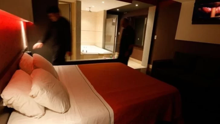Hoteles alojamientos reabren pese a la prohibición que impuso el Gobierno nacional