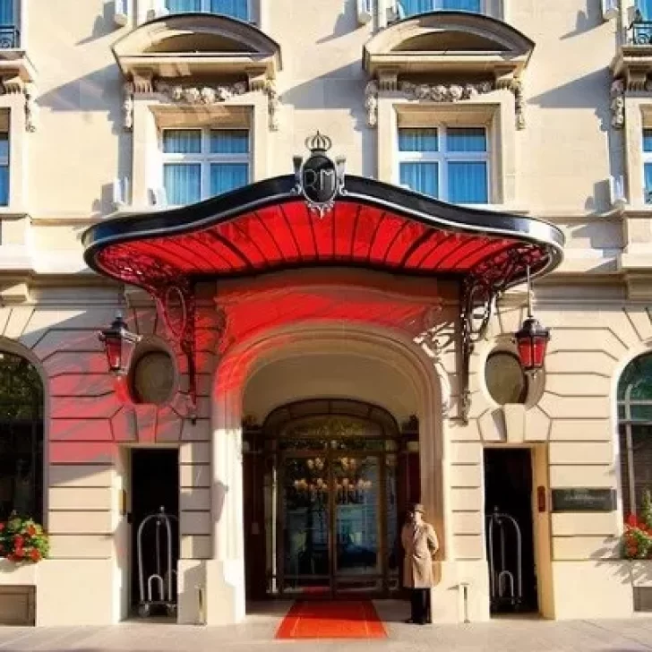 Cómo es el hotel de París donde vivirá Lionel Messi mientras acuerda con el París Saint Germain
