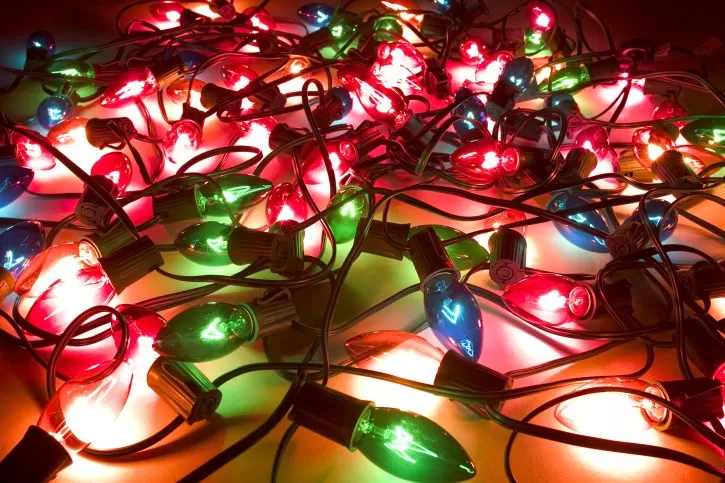 Navidad 2021: consejos útiles para colocar las luces navideñas de forma segura