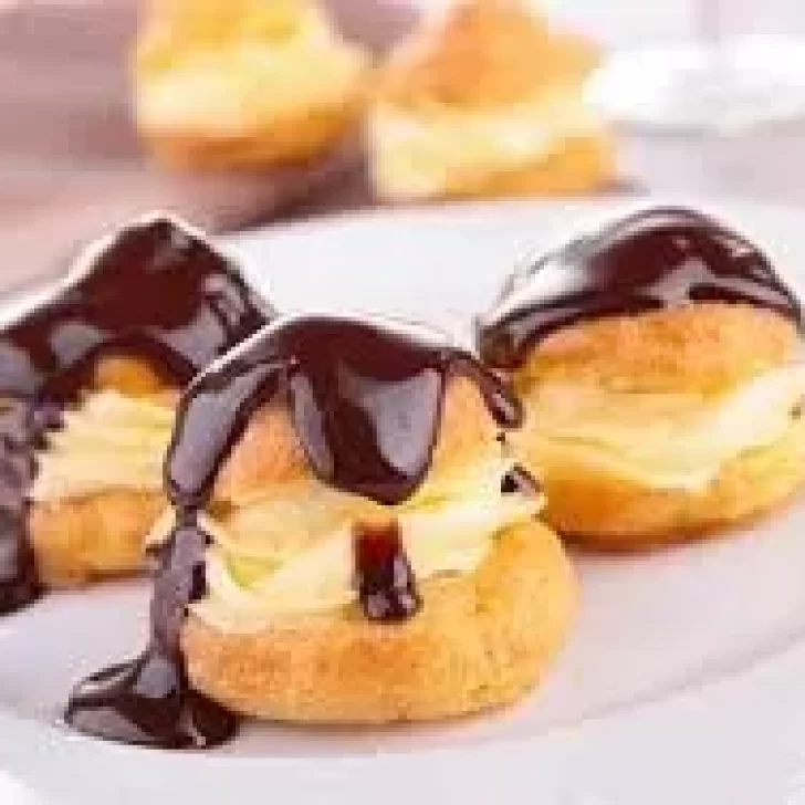 ¡No te pierdas esta receta! Profiteroles rellenos bañados en chocolate ¡No te pierdas esta receta! Profiteroles rellenos bañados en chocolate