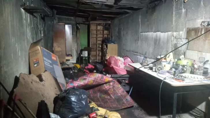 El dolor de perder todo: las fotos tras el voraz incendio que consumió las casas de tres familias