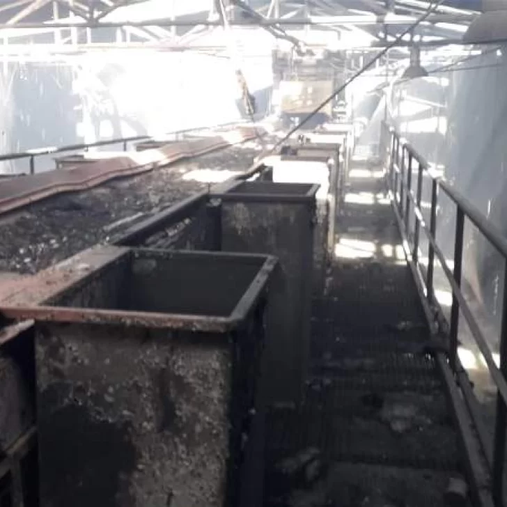 “No sirve nada”: Así quedó la planta de residuos de Caleta Olivia tras el incendio