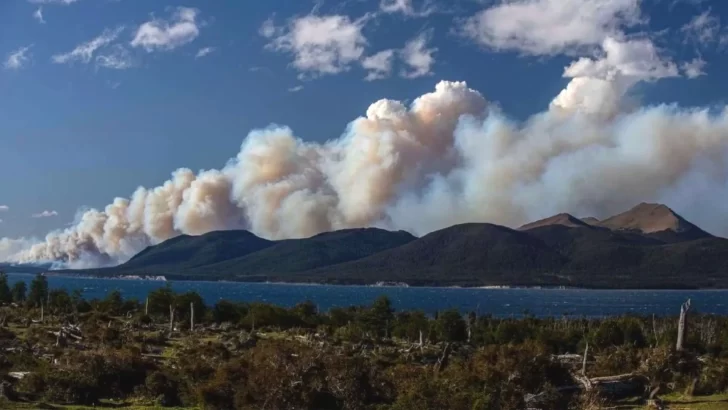 Incendios en Tierra del Fuego: el Gobierno Nacional envió brigadistas para combatir las llamas