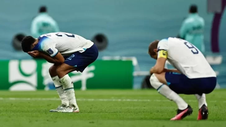 Arsenal de Inglaterra felicitó a un jugador francés por el pase a semifinales y le llovieron las críticas