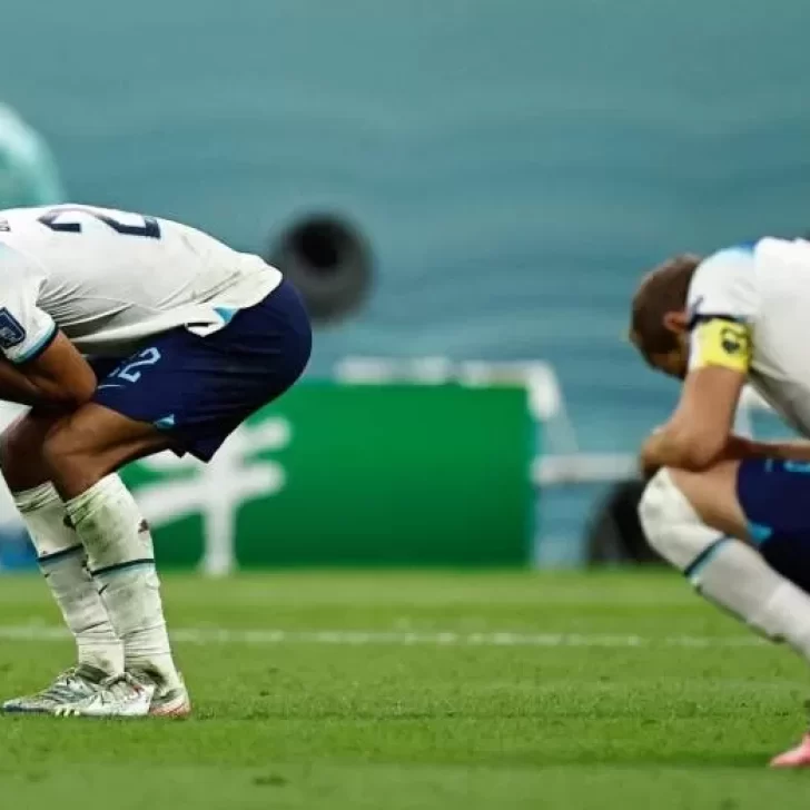 Arsenal de Inglaterra felicitó a un jugador francés por el pase a semifinales y le llovieron las críticas