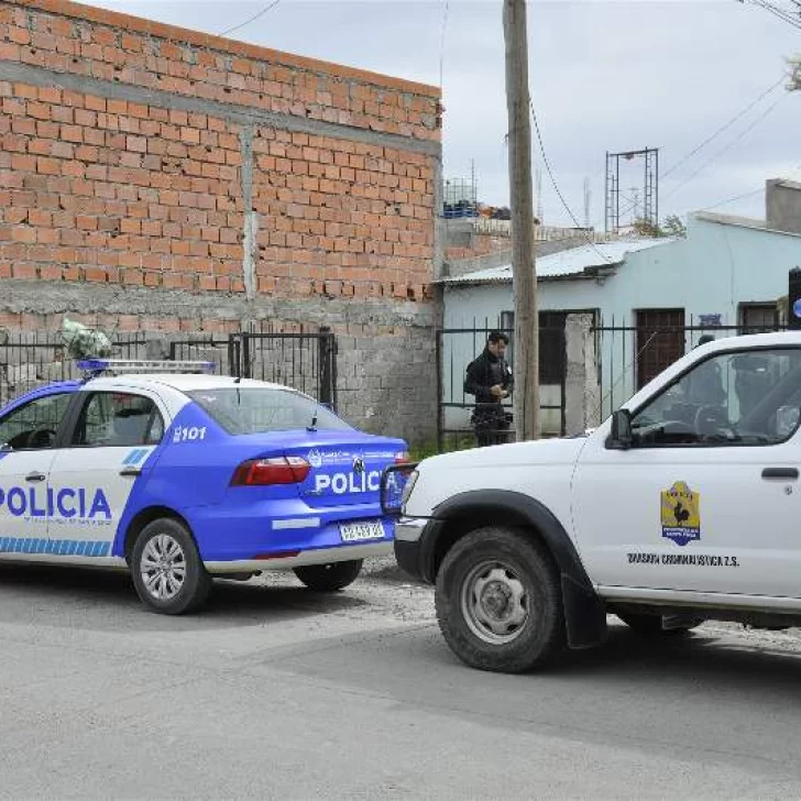 Una joven intentó ahorcarse, su hijo se percató y dio el aviso para que la salvaran Una joven intentó ahorcarse, su hijo se percató y dio el aviso para que la salvaran