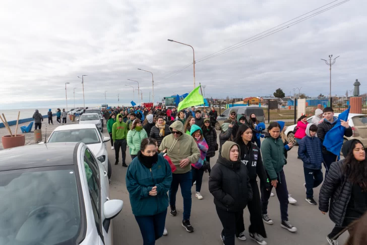 Los interbandos del Salesiano coparon las calles de Río Gallegos 