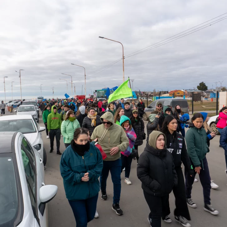 Los interbandos del Salesiano coparon las calles de Río Gallegos Los interbandos del Salesiano coparon las calles de Río Gallegos