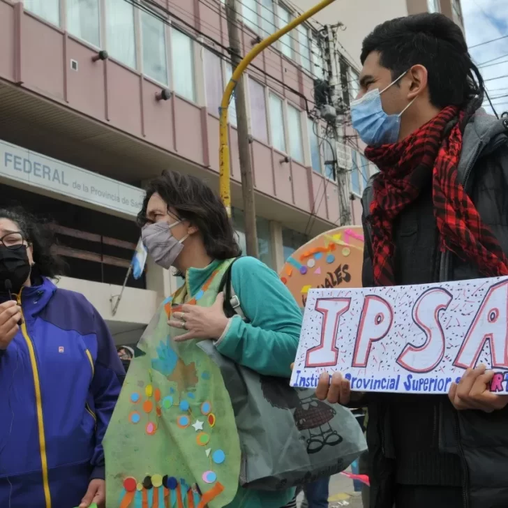 Estudiantes del IPSA piden llamado a elecciones para elegir un nuevo rector Estudiantes del IPSA piden llamado a elecciones para elegir un nuevo rector