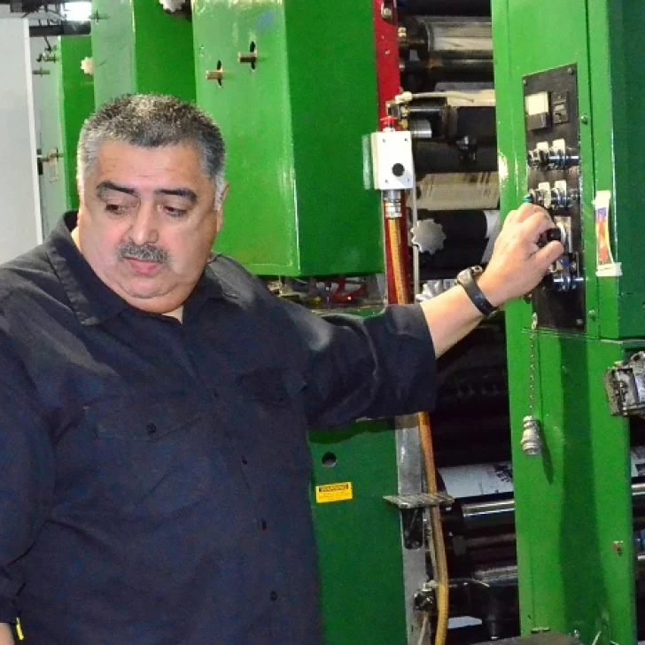 El inagotable compromiso de Juan Benítez y su equipo de imprenta El inagotable compromiso de Juan Benítez y su equipo de imprenta