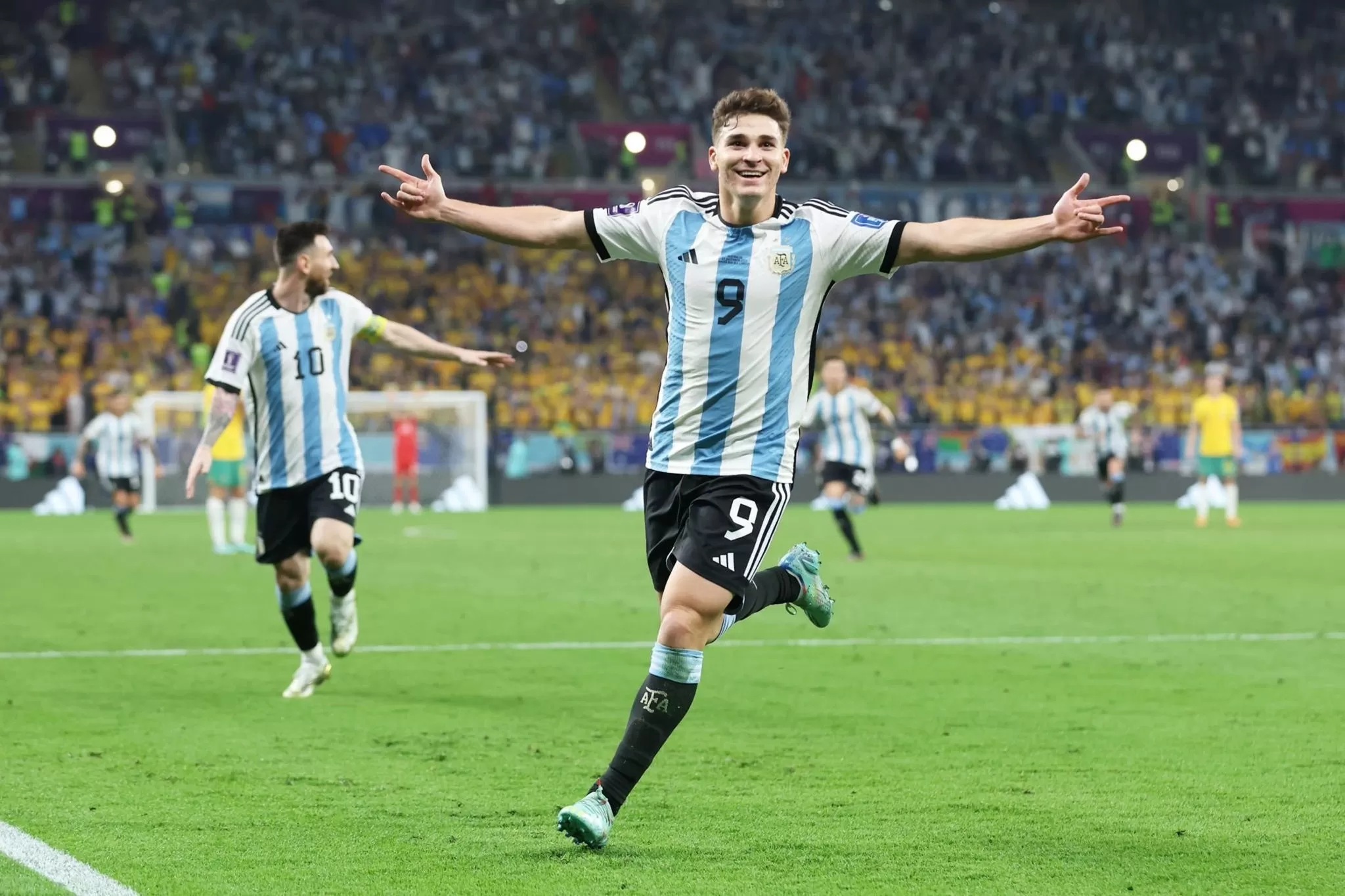 Video. Julián Álvarez anotó el segundo gol ante Australia y Argentina festeja Video. Julián Álvarez anotó el segundo gol ante Australia y Argentina festeja