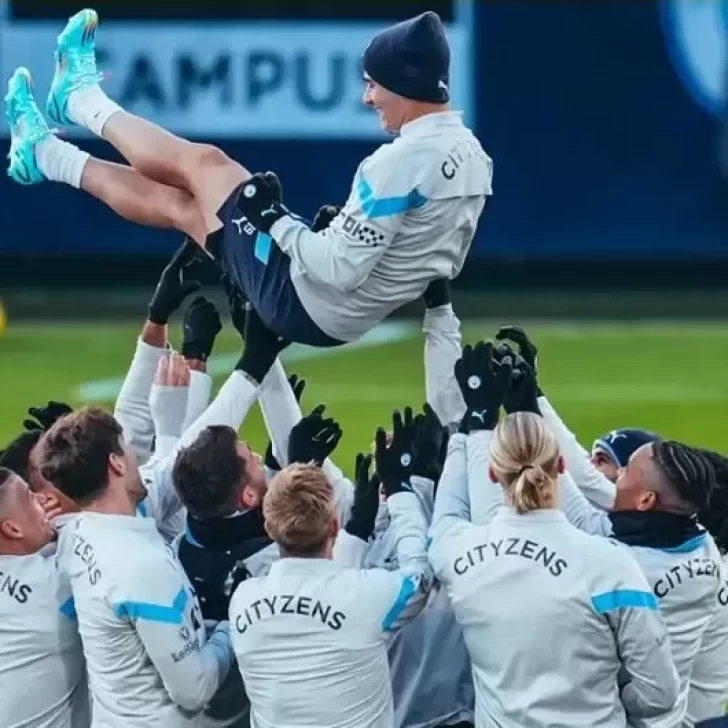 Así recibieron a Julián Alvarez en el Manchester City Así recibieron a Julián Alvarez en el Manchester City