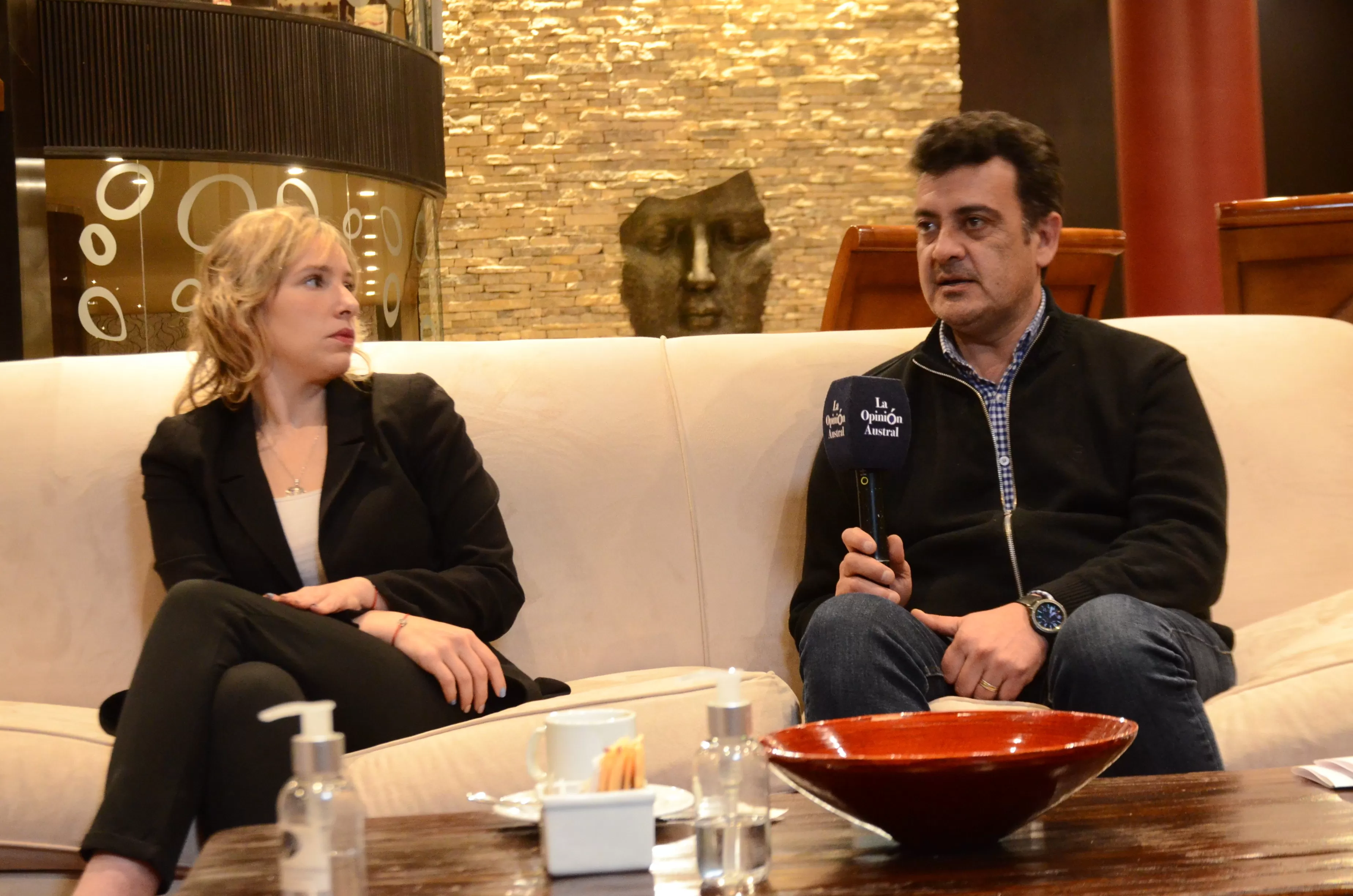 Camino a las urnas: Kaky González, Moira Lanesan del Frente de Todos y Leonardo Roquel de Cambia Santa Cruz hablan de todo Camino a las urnas: Kaky González, Moira Lanesan del Frente de Todos y Leonardo Roquel de Cambia Santa Cruz hablan de todo