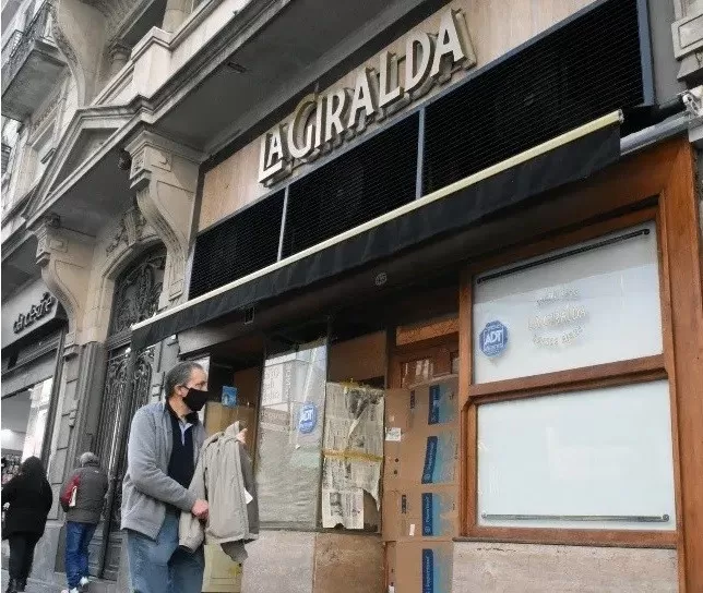 Video. Vuelve a abrir La Giralda, uno de los bares más históricos de la Ciudad de Buenos Aires