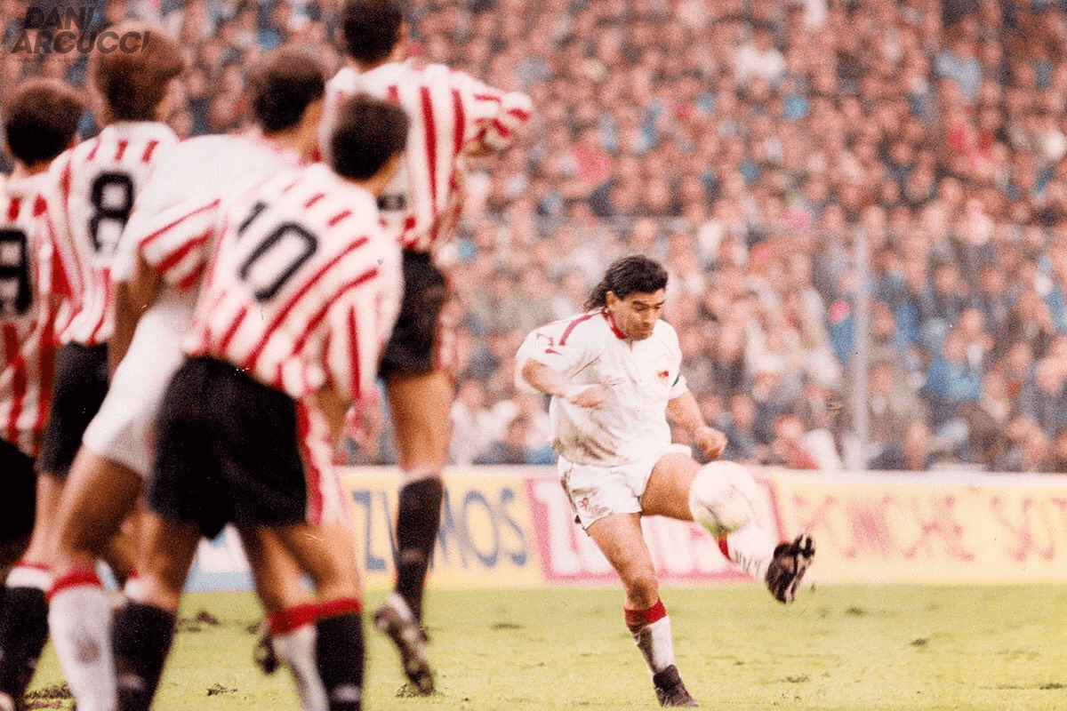 A 28 años del debut de Diego Maradona en el Sevilla A 28 años del debut de Diego Maradona en el Sevilla