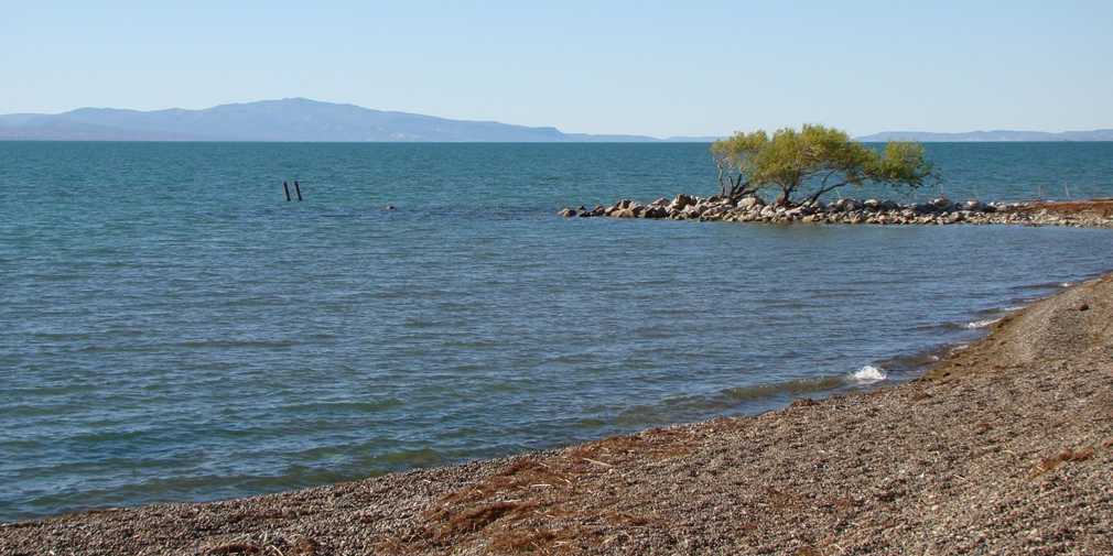 Salió a andar en kayak y no pudo regresar a causa de los fuertes vientos Salió a andar en kayak y no pudo regresar a causa de los fuertes vientos