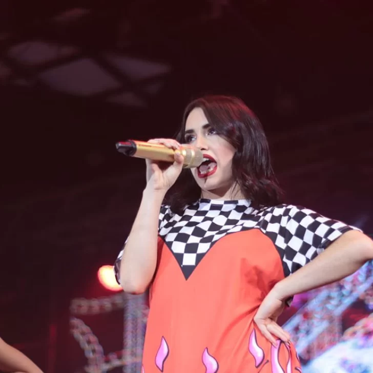 Lali Espósito se bajó del concierto que iba a compartir junto a Tini Stoessel Lali Espósito se bajó del concierto que iba a compartir junto a Tini Stoessel