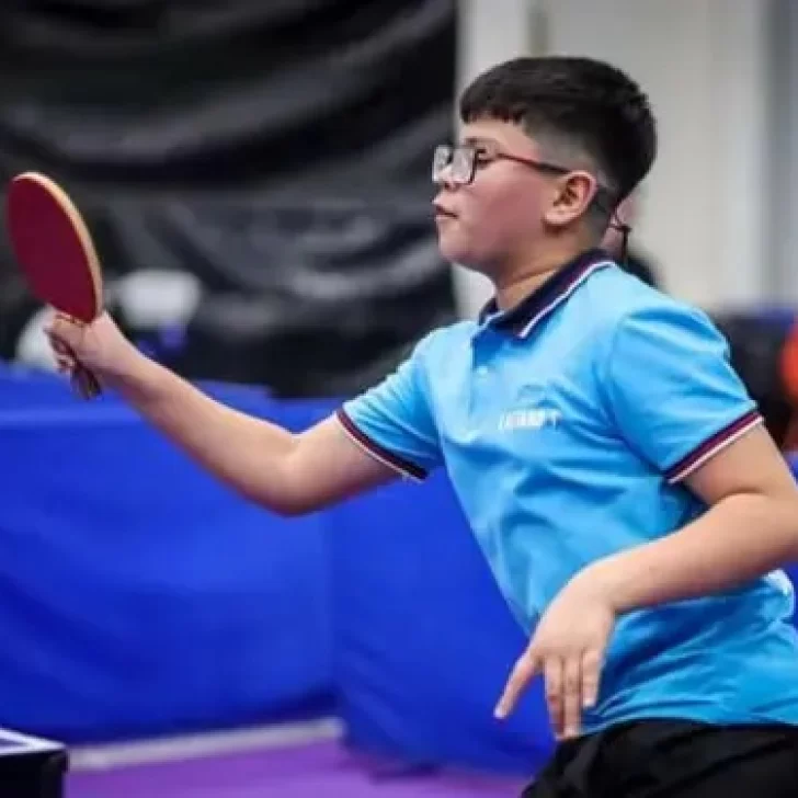 El joven caletense Lautaro Torres entre los mejores de la Patagonia en tenis de mesa