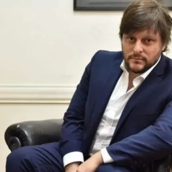 Elecciones 2021: formalizaron las precandidaturas de Leandro Santoro y Gisela Marziotta para la Ciudad de Buenos Aires Elecciones 2021: formalizaron las precandidaturas de Leandro Santoro y Gisela Marziotta para la Ciudad de Buenos Aires