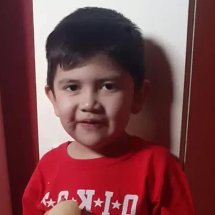 Un niño nació con pie bot congénito y su mamá pide ayuda para poder derivarlo a El Calafate
