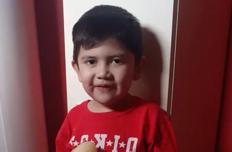 Un niño nació con pie bot congénito y su mamá pide ayuda para poder derivarlo a El Calafate