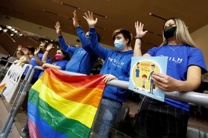 Histórico: Chile aprobó el matrimonio igualitario