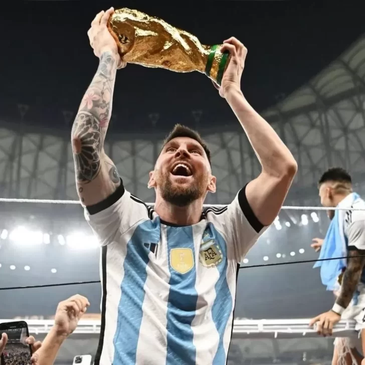 Messi le ganó al “huevo de Instagram” y su foto con la Copa ya es la más “likeada” de la historia Messi le ganó al “huevo de Instagram” y su foto con la Copa ya es la más “likeada” de la historia