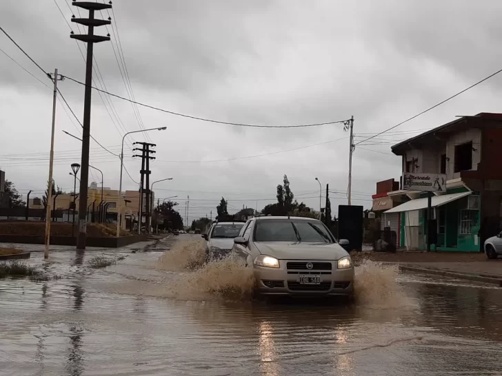 Temporal de lluvia generó complicaciones en calles y barrios