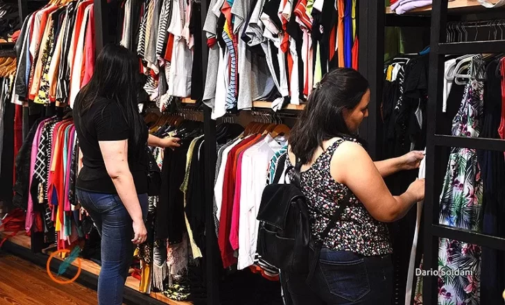 Reglamentaron la Ley de Talles: qué medidas deberán cumplir los vendedores de ropa