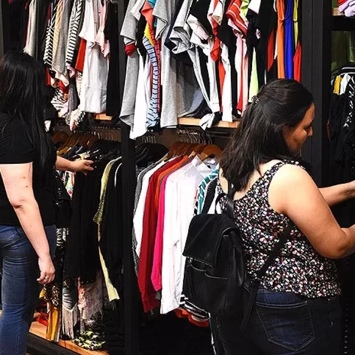 Reglamentaron la Ley de Talles: qué medidas deberán cumplir los vendedores de ropa