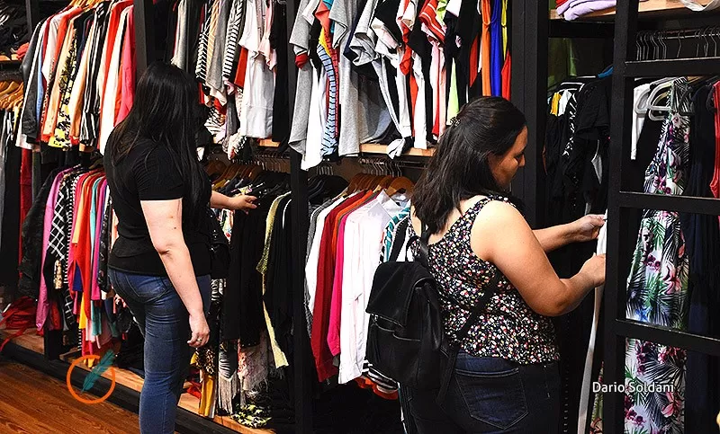 Reglamentaron la Ley de Talles: qué medidas deberán cumplir los vendedores de ropa