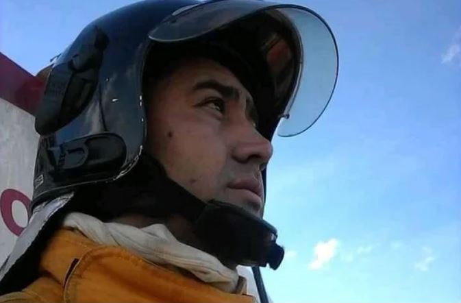 Murió un bombero voluntario que luchó hasta el final en los incendios que atacan la zona de El Bolsón