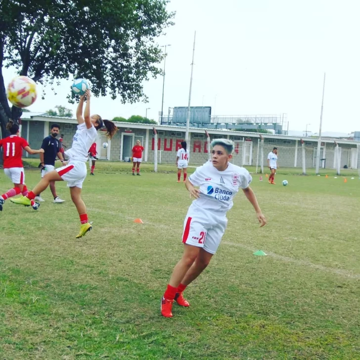 “Lulú” Oporto festeja su cumpleaños jugando en Huracán