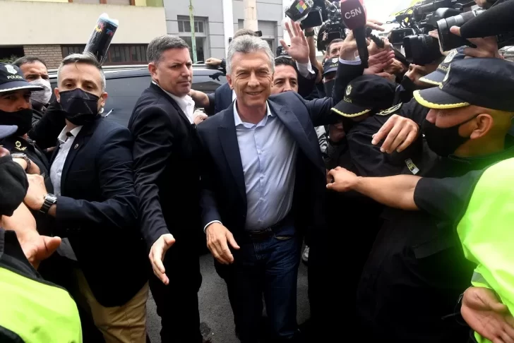 Fuerte repudio hacia Mauricio Macri por tirarle el micrófono a un trabajador de C5N