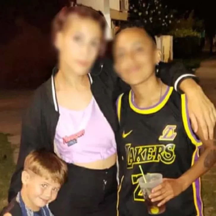 Dos mujeres mataron a su hijo de 5 años: horas más tarde se filtraron los mensajes de vecinas que llamaron a la policía