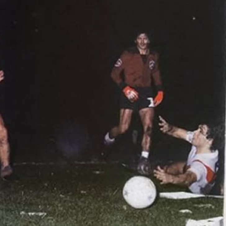Se cumplen 40 años del memorable gol de Diego Maradona a River en la Bombonera