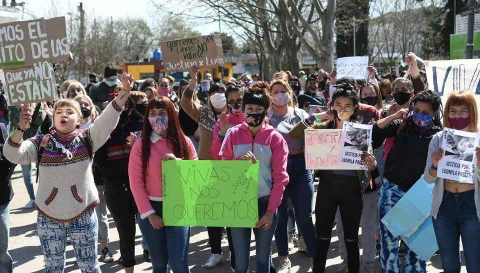 Femicidio de Ludmila Pretti: exigen justicia y la detención del sospechoso que sigue prófugo Femicidio de Ludmila Pretti: exigen justicia y la detención del sospechoso que sigue prófugo