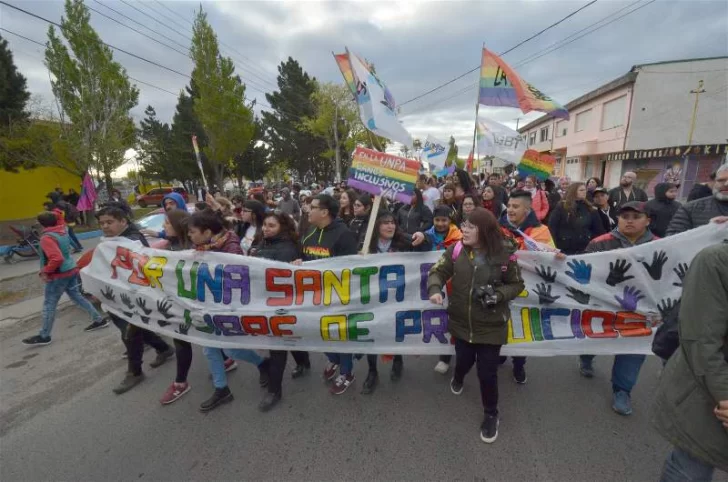 21 imágenes de la marcha del orgullo en Río Gallegos
